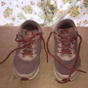 Nike women’s size 9